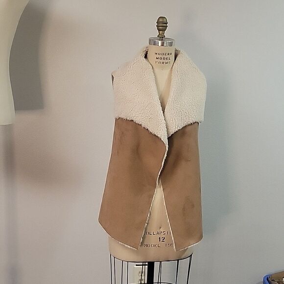 Romeo & Juliet Couture Faux Fur Suede Vest, Size M - Picture 1 of 6